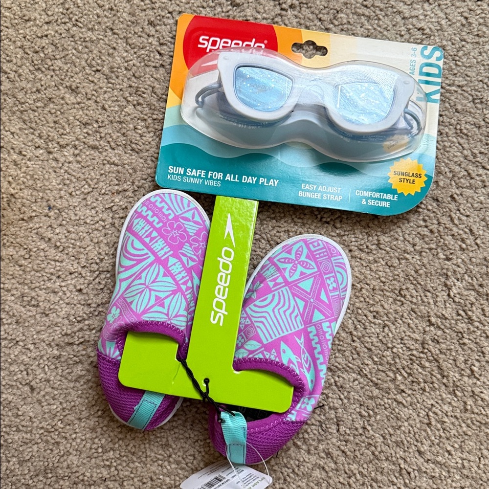 Speedo - Swim Set - Water Shoes & Goggles